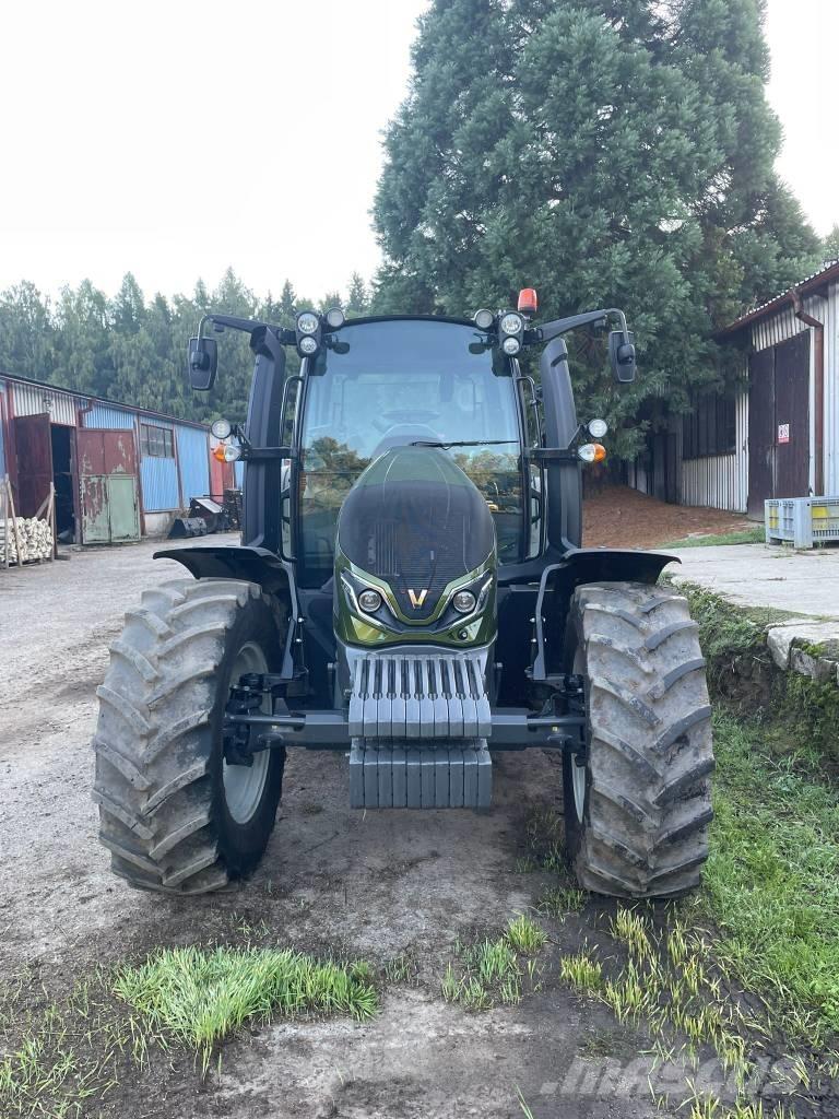 Valtra G 135 Tratores Agrícolas usados