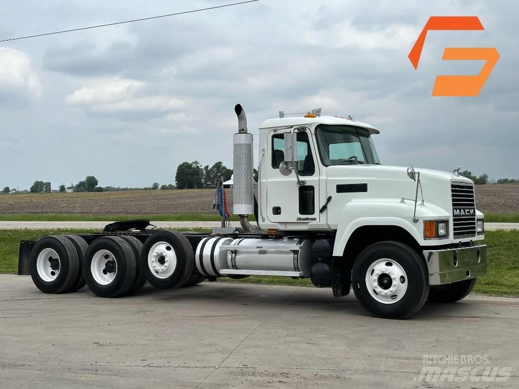 Mack CHN 613 Cavalos Mecânicos