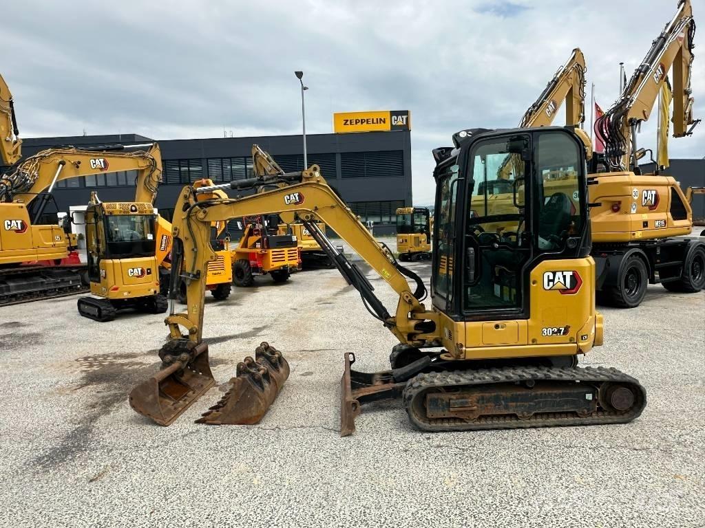CAT 302.7 Miniescavadeiras