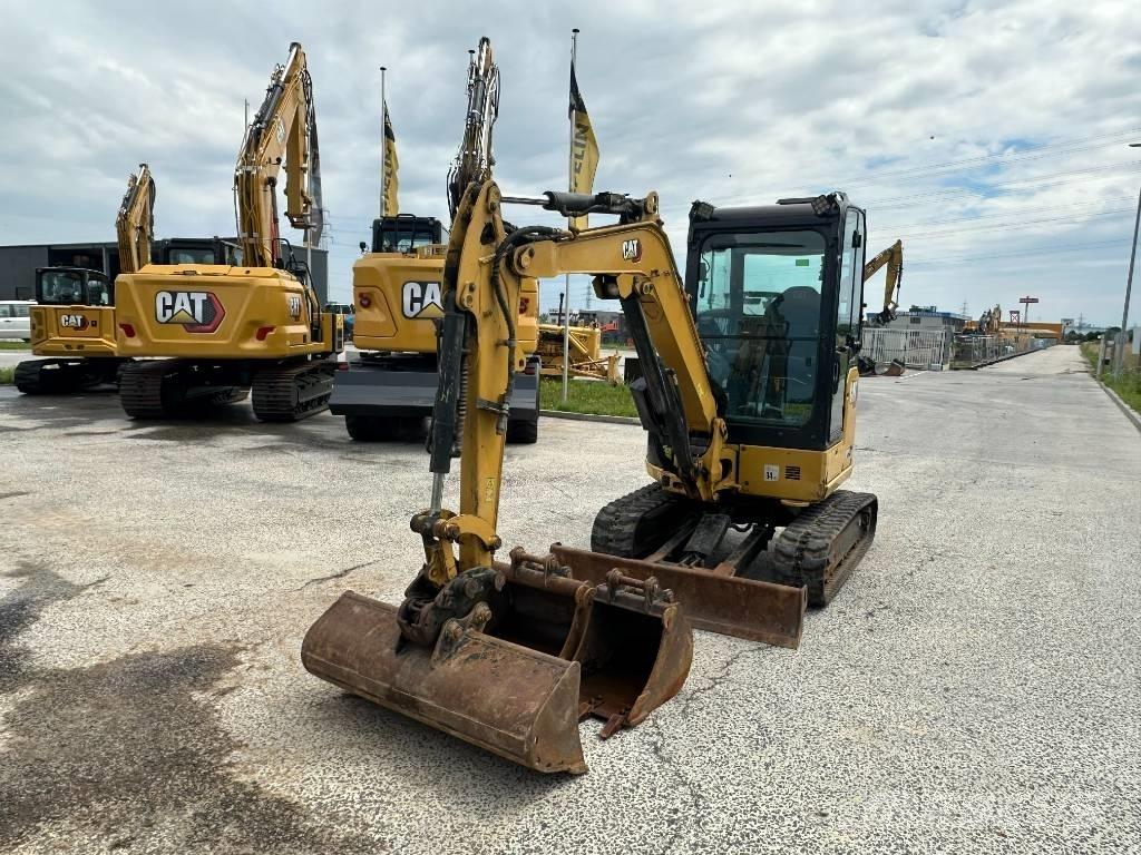 CAT 302.7 Miniescavadeiras