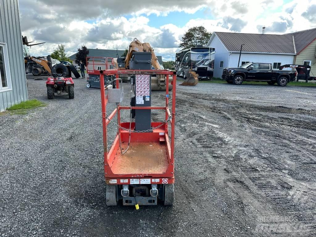 SkyJack SJ 12 Elevadores de tesoura