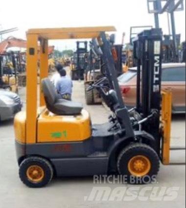 TCM FG15N18T Empilhadores todo-terreno