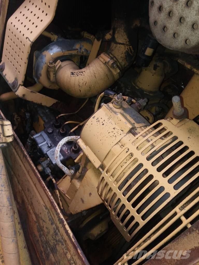 CAT D 4 H Dozers - Tratores rastos