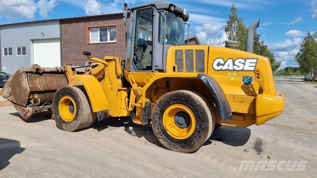 CASE 721 F Carregadeiras de rodas