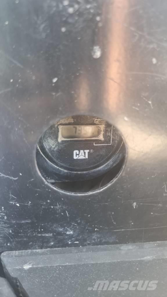 CAT 305.5 Miniescavadeiras