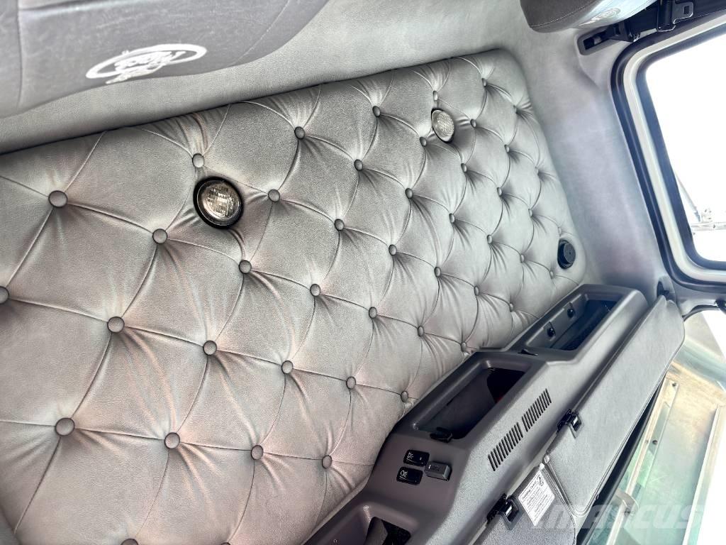 Mack GU713 Cavalos Mecânicos