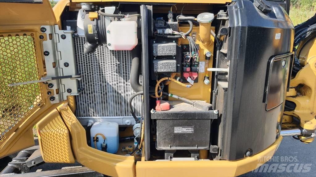 CAT 302.7 DCR 07A Miniescavadeiras