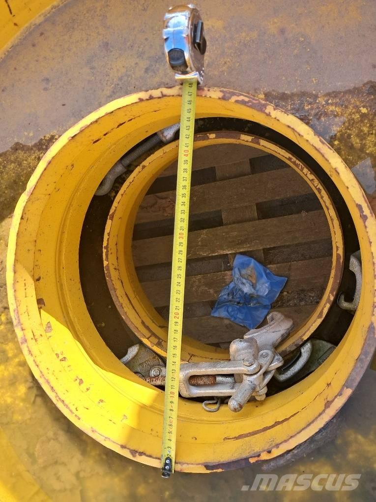 Record 12.4-36 Pneus