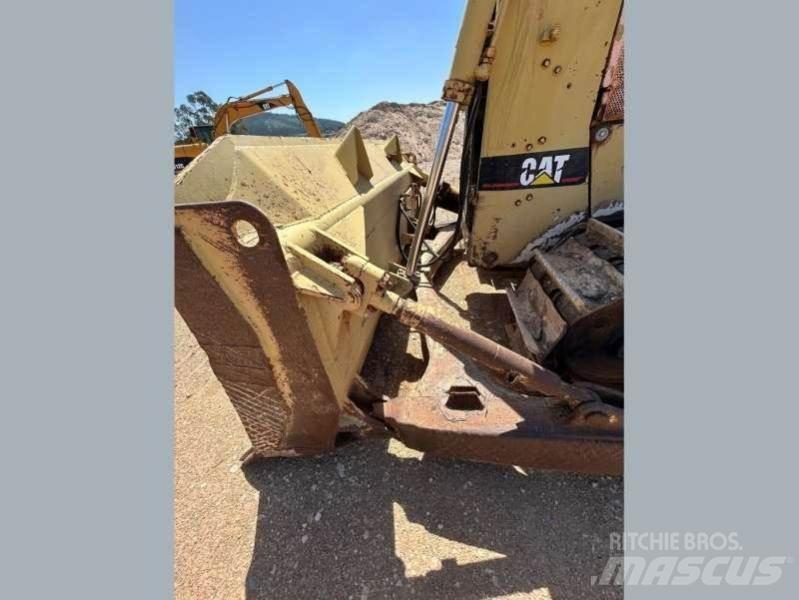 CAT D6H Dozers - Tratores rastos