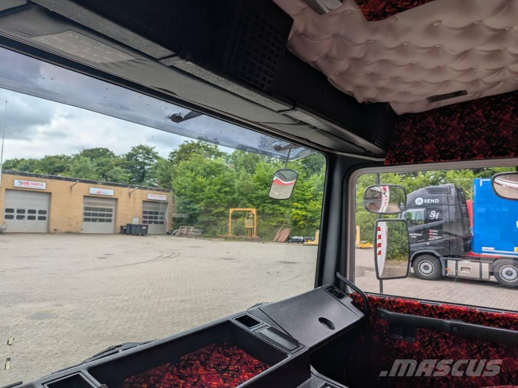Volvo F 10 Camiões estrado/caixa aberta