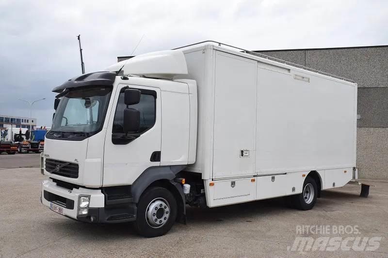 Volvo FL 240 Caminhões de caixa fechada