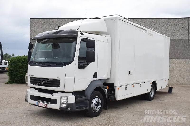 Volvo FL 240 Caminhões de caixa fechada