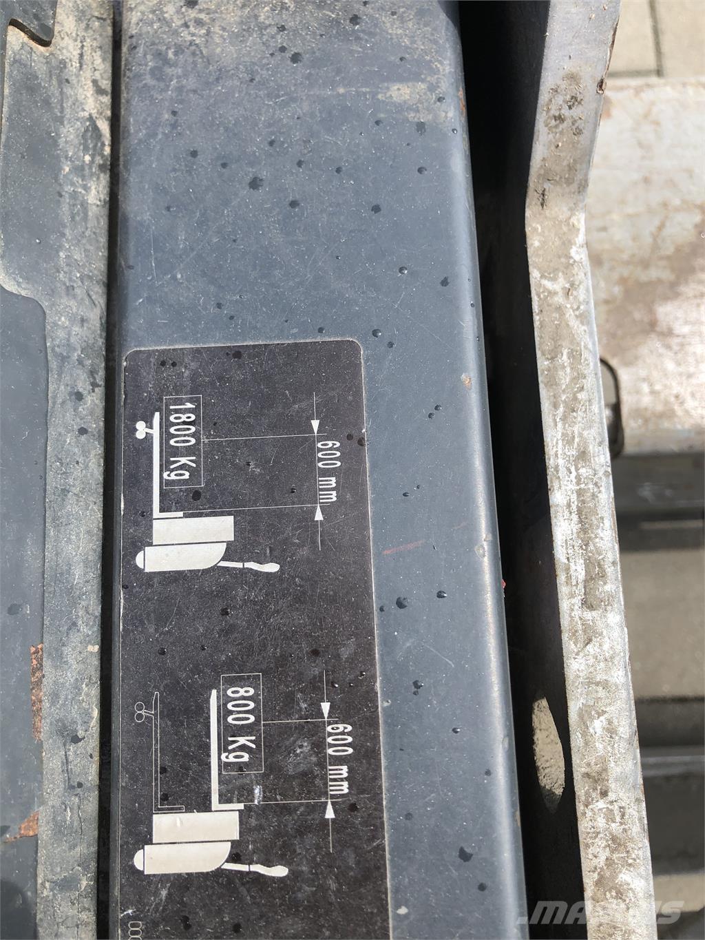 Still EXU-H 18 Empilhador para operador externo