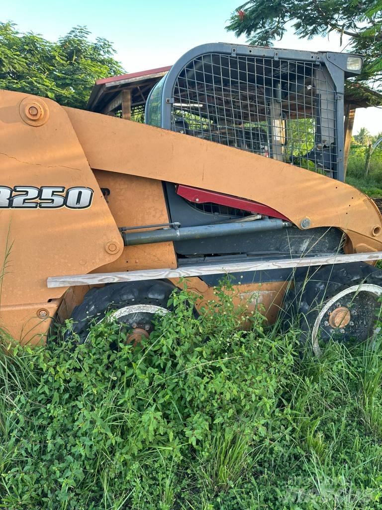 CASE SR 250 Minicarregadeiras