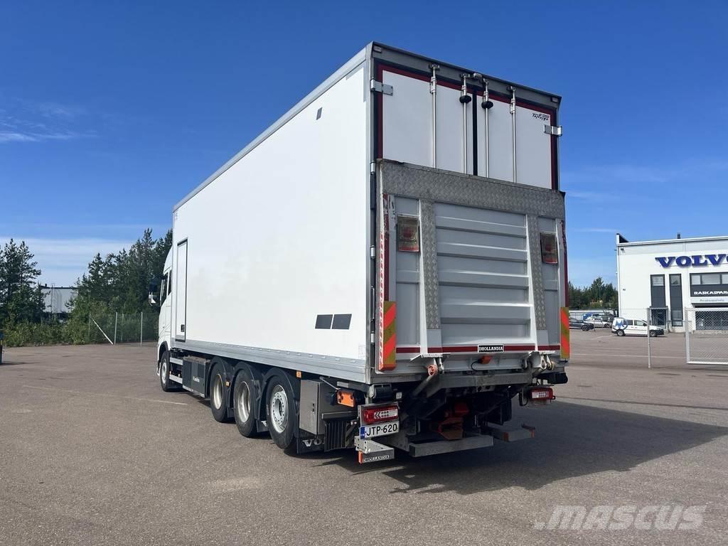 Volvo FH Caminhões caixa temperatura controlada