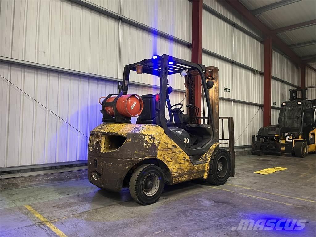Komatsu FG30T-17 Empilhadores a gás