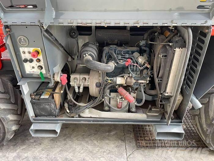 SkyJack SJ6832RT Elevadores de tesoura