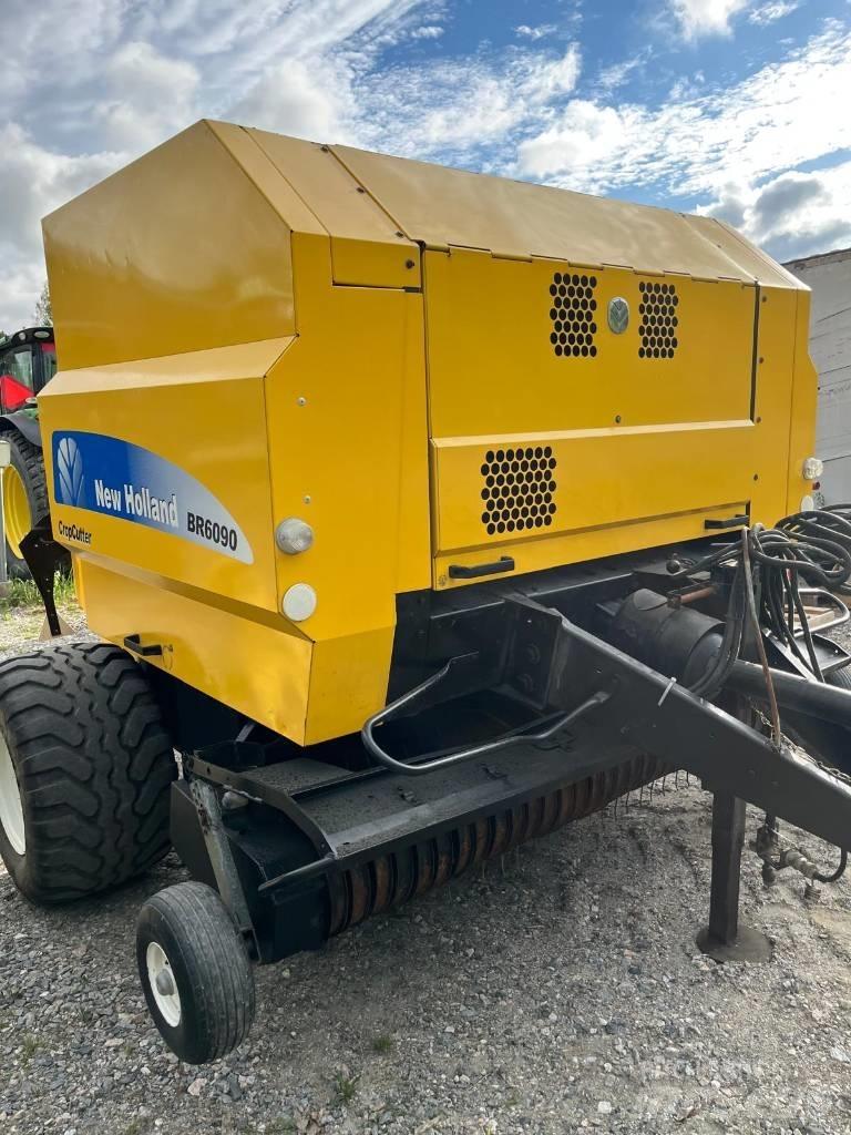New Holland BR 6090 Enfardadeira de rolos