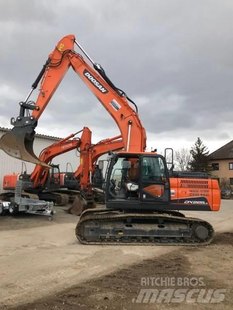 Doosan DX225LC-5 Escavadeiras de esteiras