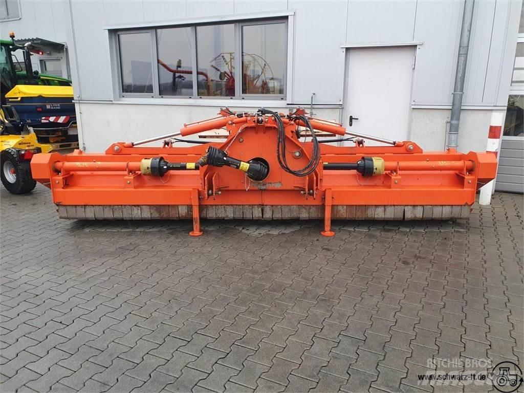 Tierre TRL 440 Gadanheiras e cortadores de folhas para pastos