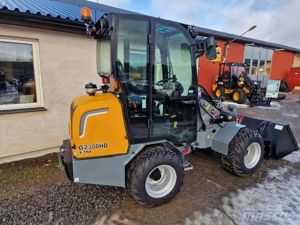 GiANT G2300 HD Carregadora multifunções