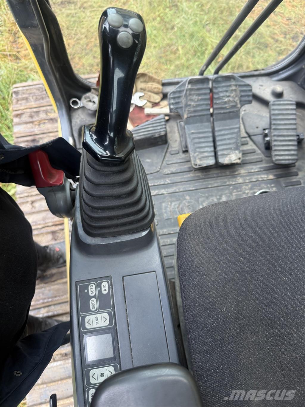 Komatsu PC180LC Escavadeiras de esteiras