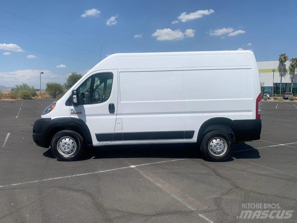 RAM PROMASTER 1500 Carrinhas de caixa fechada