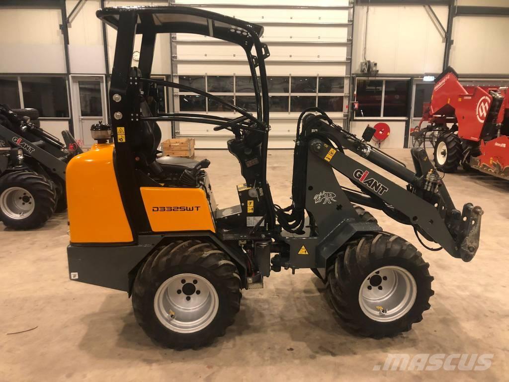 GiANT D 332 SWT Carregadora multifunções