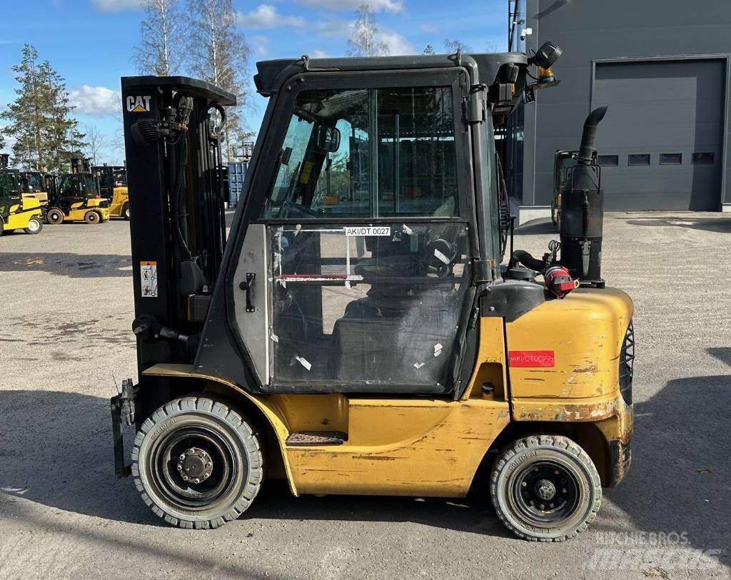 CAT DP 25 K Empilhadores Diesel