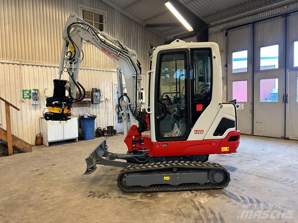 Takeuchi TB225 Miniescavadeiras