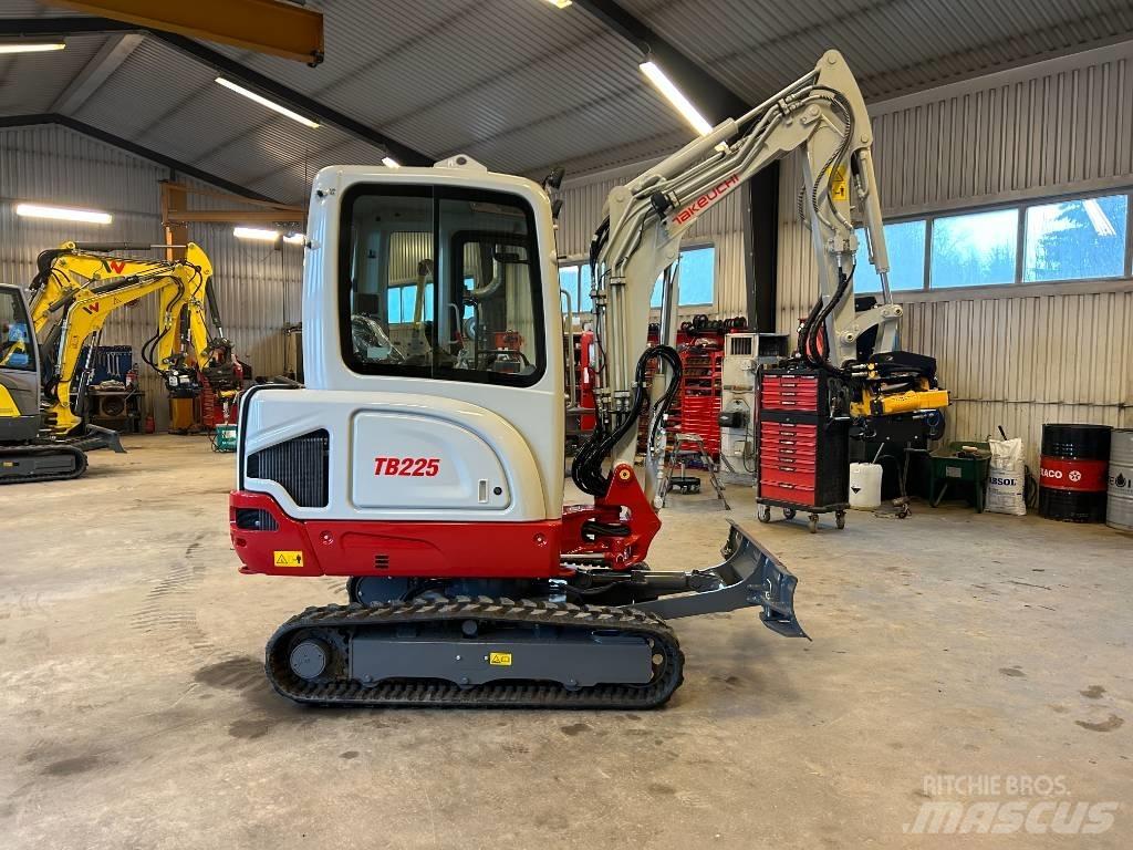 Takeuchi TB225 Miniescavadeiras