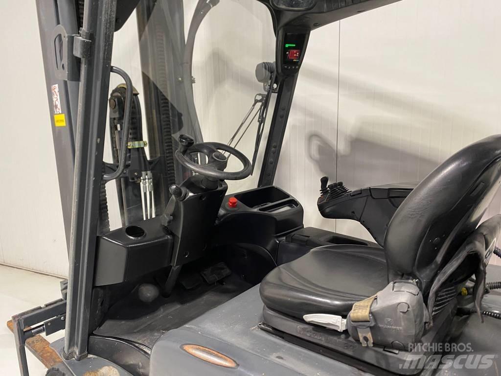 Linde E30L-01 Empilhadores eléctricos