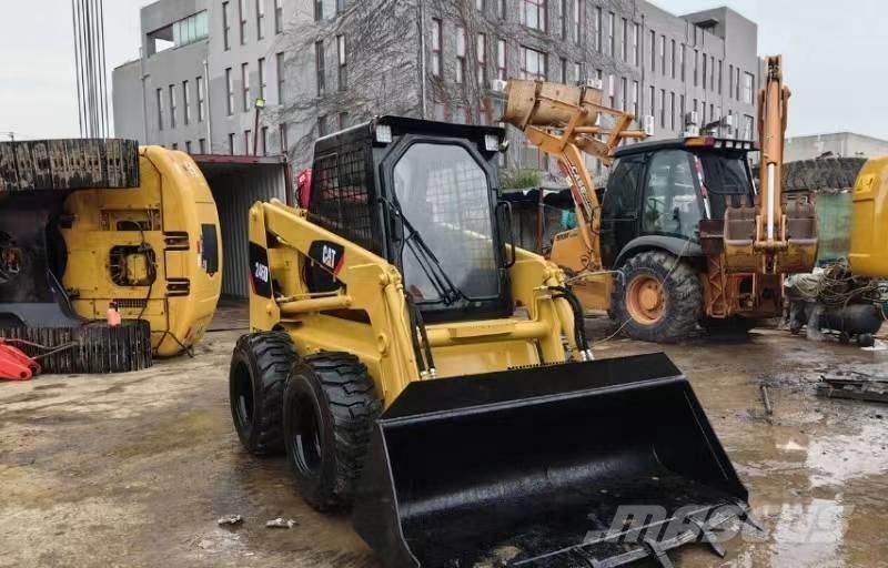 CAT 246D Minicarregadeiras