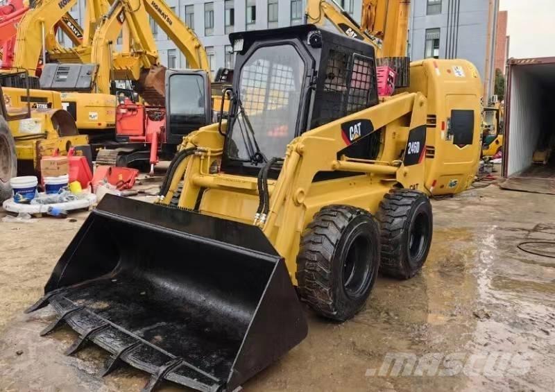 CAT 246D Minicarregadeiras