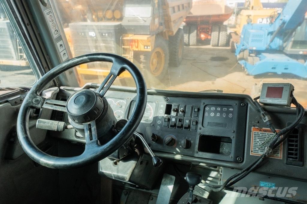 CAT 777 D Camiőes basculantes rígidos
