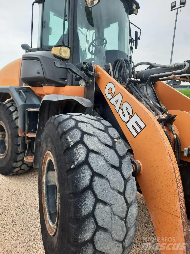 CASE 621G Carregadeiras de rodas