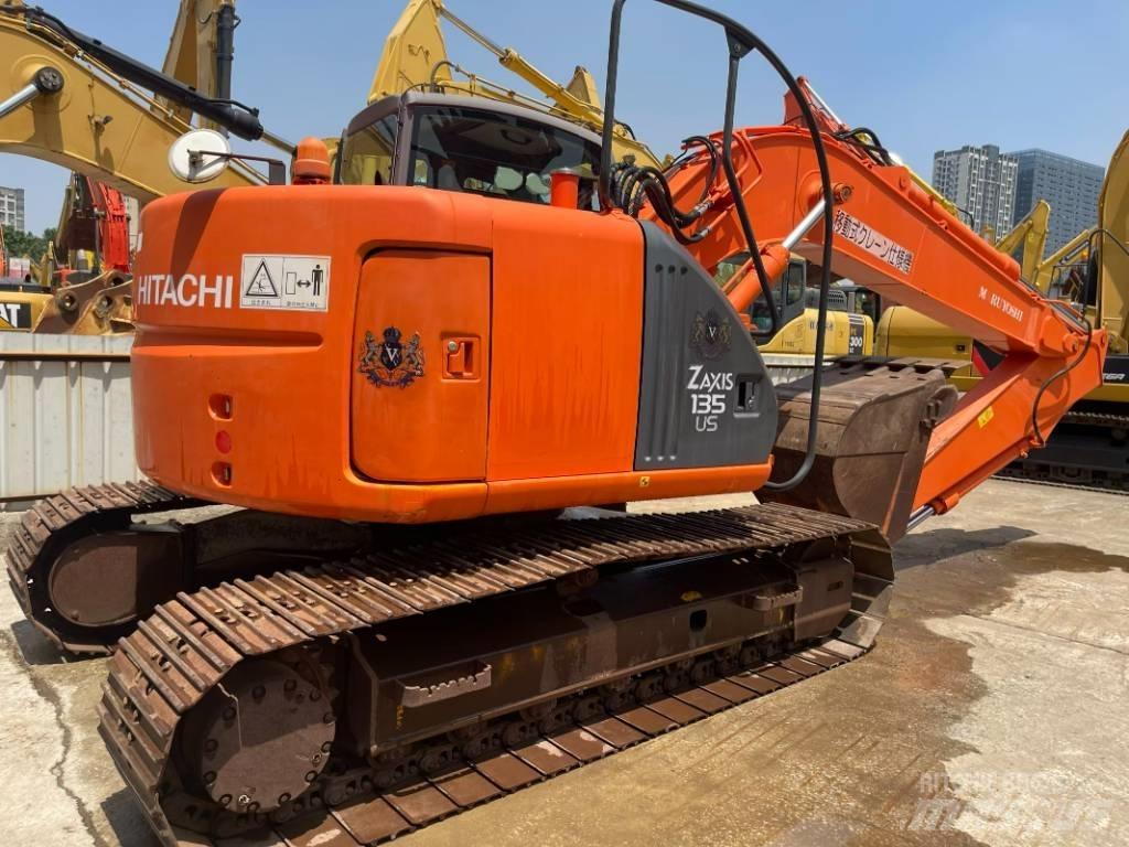 Hitachi ZX 135 Escavadeiras de esteiras
