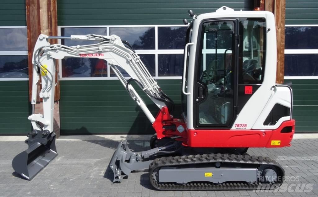 Takeuchi TB 225 Miniescavadeiras