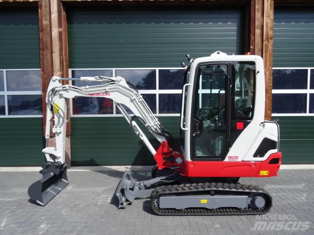 Takeuchi TB 225 Miniescavadeiras