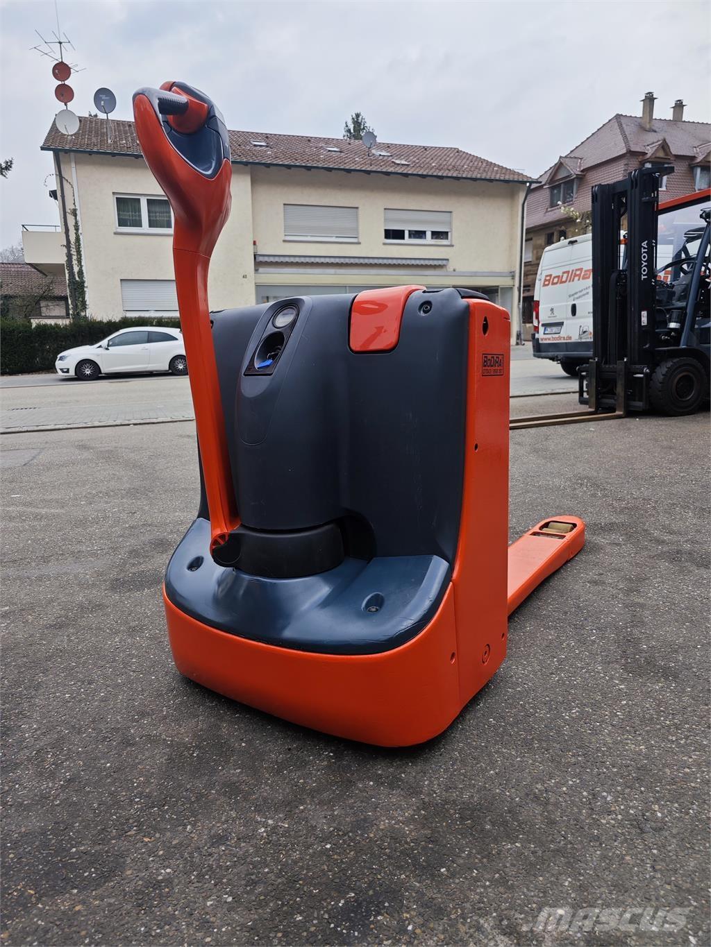 Linde T 16 Empilhador para operador externo