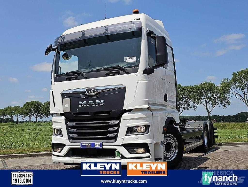 MAN 26.470 TGX Camiões caixa desmontável com elevador de cabo
