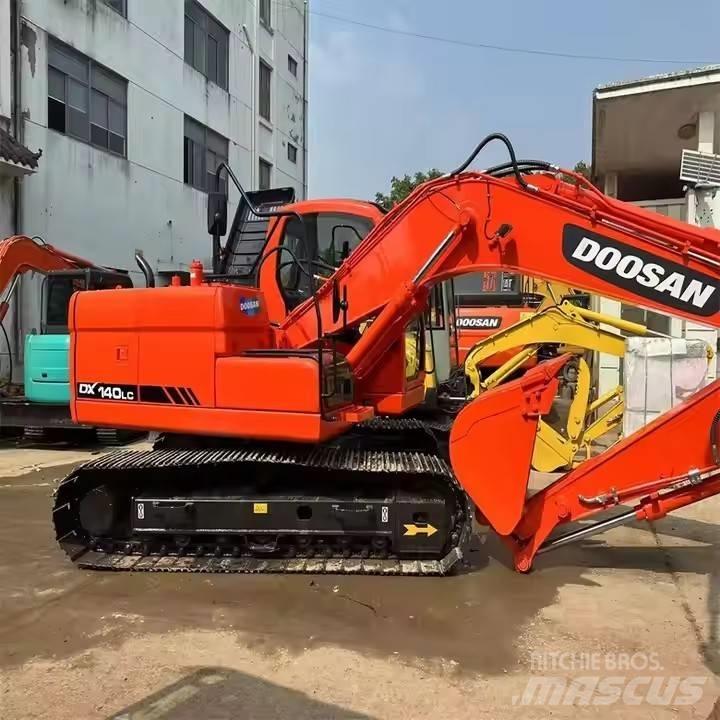 Doosan DX140LC Escavadeiras de esteiras