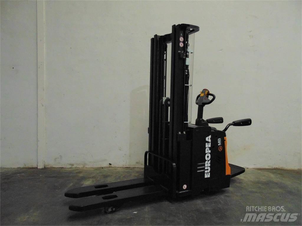  ES16 RSI Empilhador para operador externo