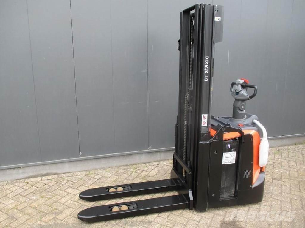 Toyota SPE 120L Empilhador para operador externo