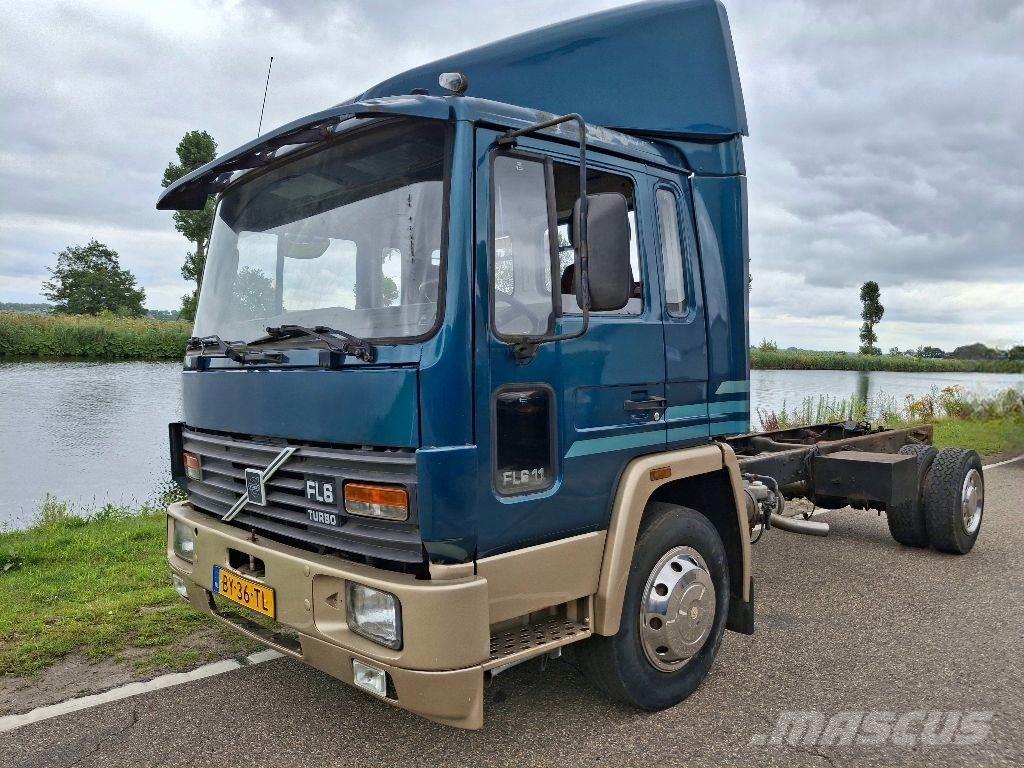 Volvo FL611 Camiões de chassis e cabine