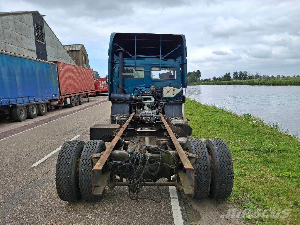 Volvo FL611 Camiões de chassis e cabine