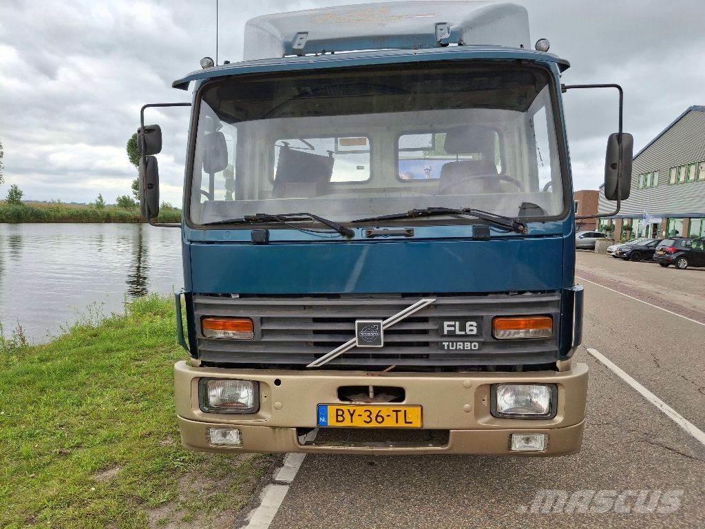 Volvo FL611 Camiões de chassis e cabine