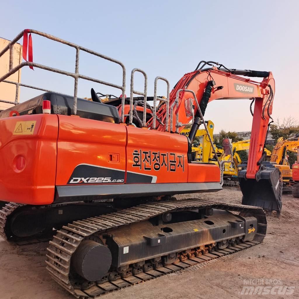 Doosan 225 LC Escavadeiras de esteiras