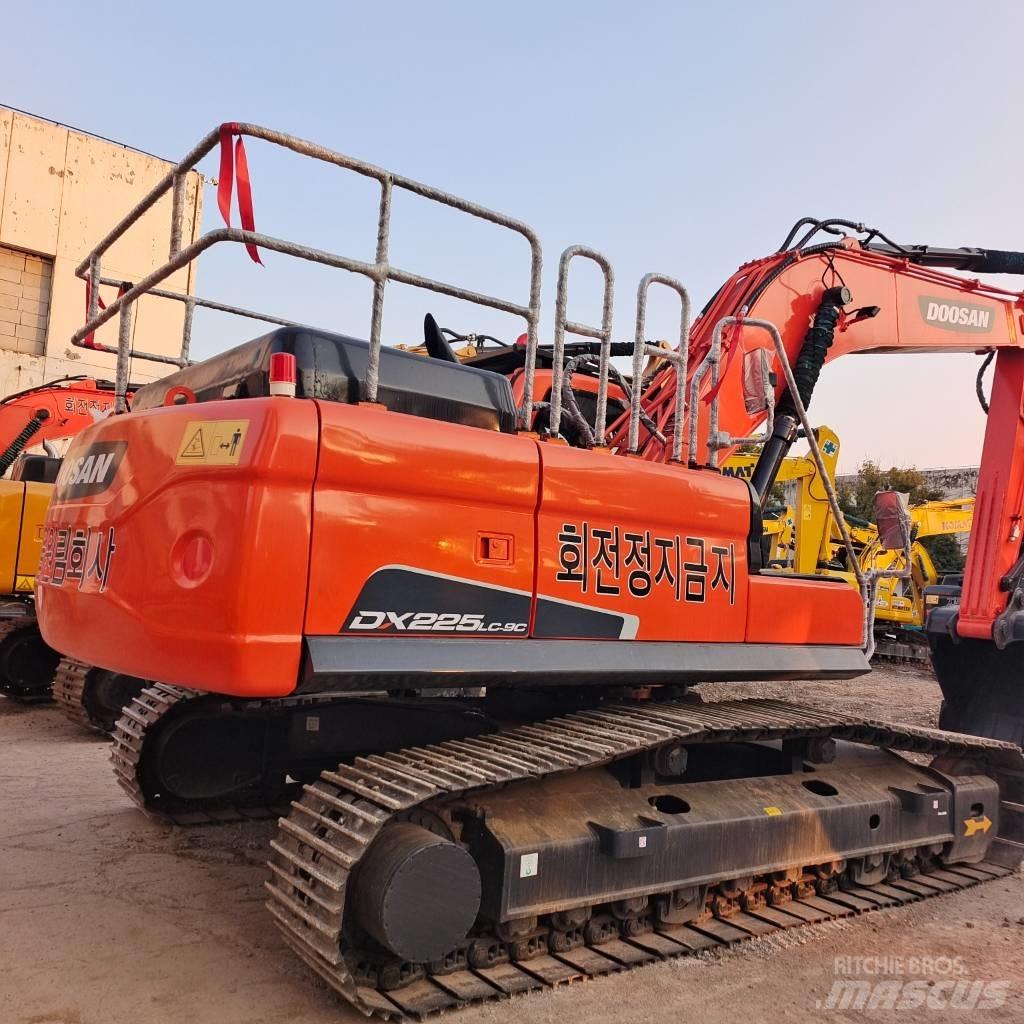 Doosan 225 LC Escavadeiras de esteiras