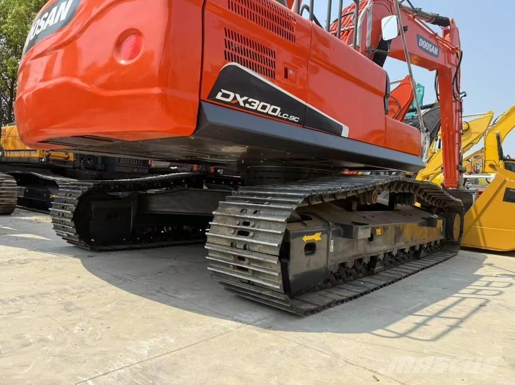 Doosan DX300 Escavadeiras de esteiras